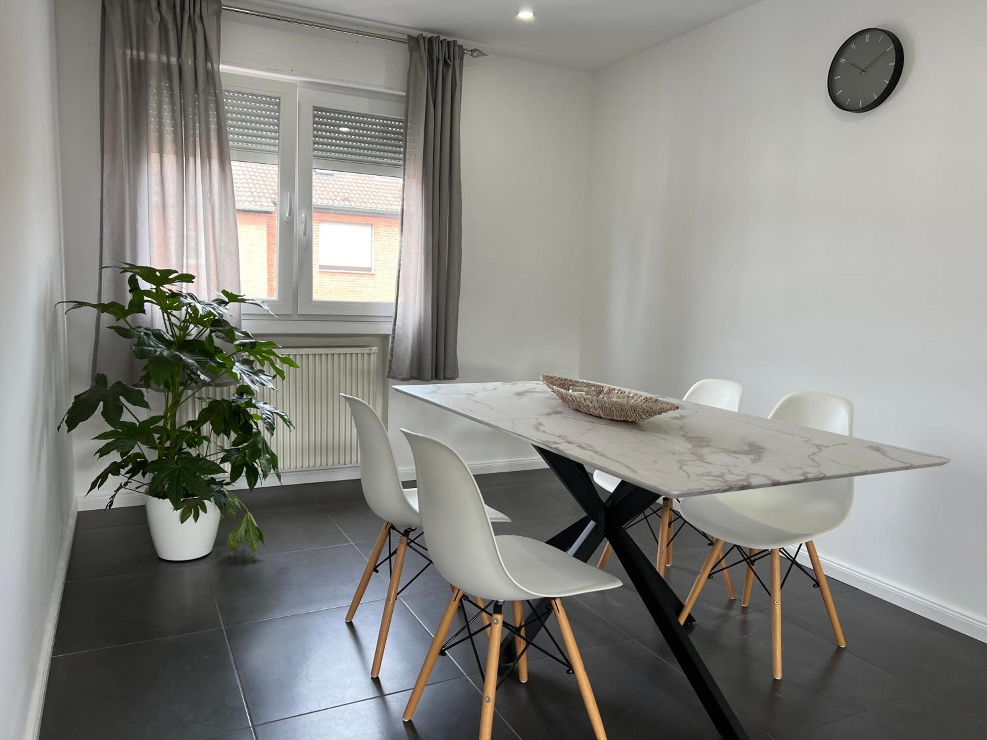 Elegante Apartment In Erftstadt Mit Balkon, Zentral, Bahnhof Nah, Phantasialand Bruehl Bei Cologne Buitenkant foto
