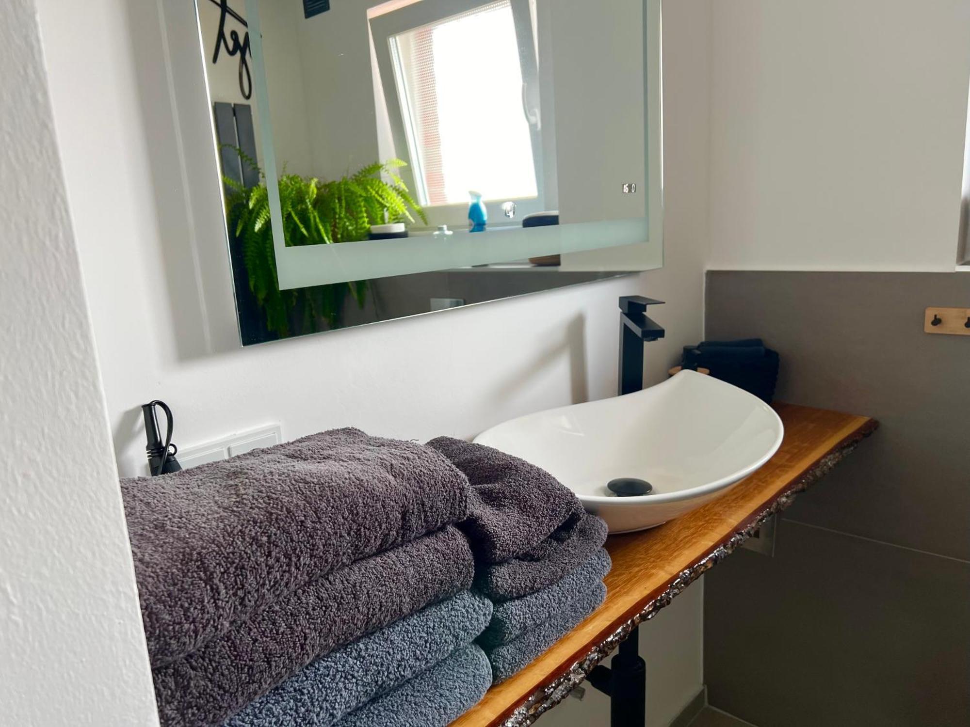 Elegante Apartment In Erftstadt Mit Balkon, Zentral, Bahnhof Nah, Phantasialand Bruehl Bei Cologne Buitenkant foto